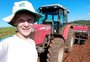 Menino vira youtuber com relatos da vida no campo 