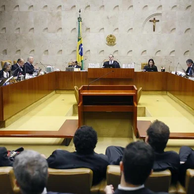  Sessão extraordinária em que julga as Ações Declaratórias de Constitucionalidade (ADC) 43, 44 e 54.