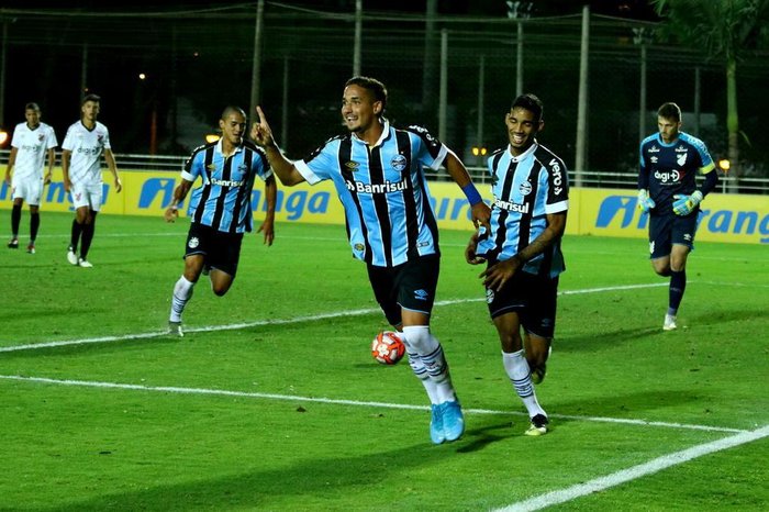 Grêmio: Ex- jogador da base pombo Caxias recebe notícia que pode alterar  destino da 1ª final - SouGremio