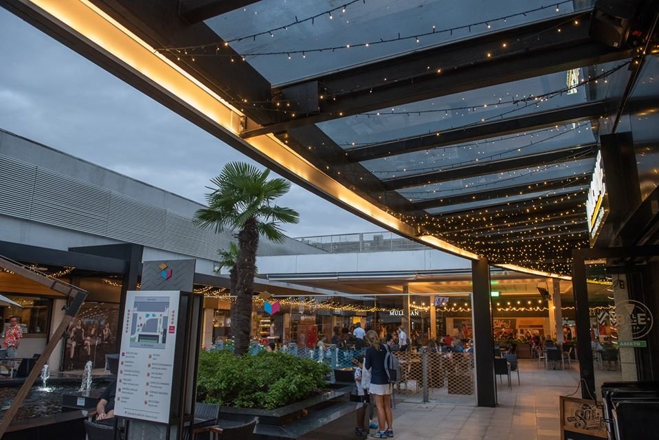 Shopping de Porto Alegre troca quase