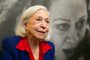  PORTO ALEGRE, RS, BRASIL, 01-10-2018. Sessão de autógrafos da fotobiografia da atriz Fernanda Montenegro no Salão de Atos da PUC.  (FOTO ANDRÉA GRAIZ/AGÊNCIA RBS)Indexador: Anderson Fetter