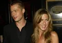 Brad Pitt foi um dos últimos a sair da festa de Natal da ex Jennifer Aniston, diz site