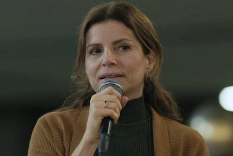 Débora Bloch no último episódio da primeira temporada de Segunda Chamada