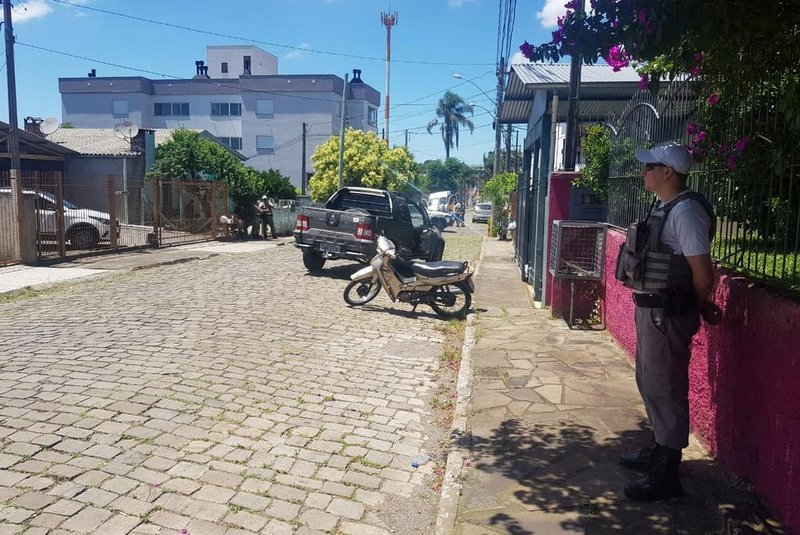 Homem é morto a tiros dentro de caminhonete em Bento Gonçalves