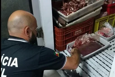 Operação apreende cerca de 300 quilos de alimentos impróprios para consumo em Canela