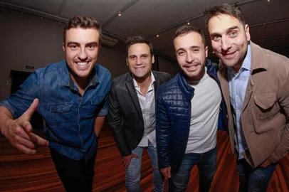 Grupo de pagode Na Sacada<!-- NICAID(14198366) -->