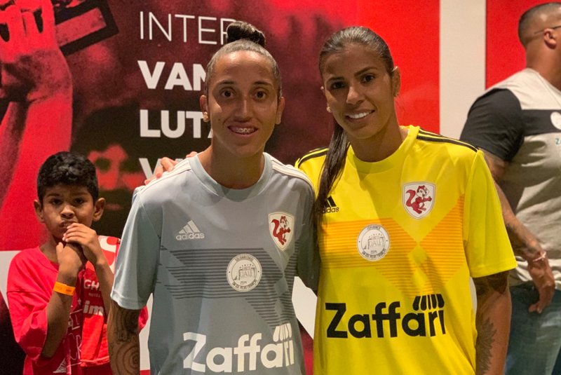 Jogadoras do Inter Shasha e Fabi Simões no Lance de Craque