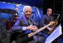 Morre, aos 85 anos, o baixista Bira, da banda do Programa do Jô