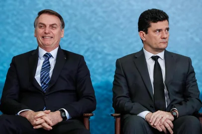 (Brasília - DF, 03/10/2019) Solenidade de Lançamento da Campanha do Projeto Anticrime. Com o presidente Jair Bolsonaro e o ministro da Justiça, Sergio MoroFoto: Alan Santos/PR<!-- NICAID(14275321) -->