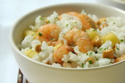 Blog água na boca; arroz com camarão, abacaxi e castanha de caju