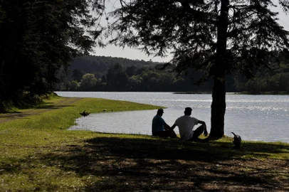  CAXIAS DO SUL, RS, BRASIL, 19/11/2019Céu azul e calor na manhã de Caxias do Sul. Imagens do lago da represa do Complexo Dal Bó (Lucas Amorelli/Agência RBS)