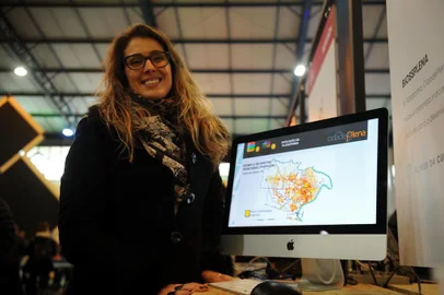 GRAMADO, RS, BRASIL 10-08-2018Segunda edição da Gramado Summit, na ExpoGramado. Na foto: Giovana Ulian, do Cidade Plena (Felipe Nyland/Agência RBS)