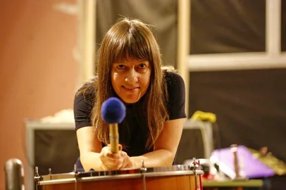  PORTO ALEGRE, RS, BRASIL 02/04/2019 - Biba Meira - Show do lançamento de Suave Coisa Nenhuma, da baterista Biba Meira, que fez história com bandas como DeFalla e Urubu Rei e agora lança seu primeiro disco solo, com show no Ocidente.(FOTO: ROBINSON ESTRÁSULAS/AGÊNCIA RBS)