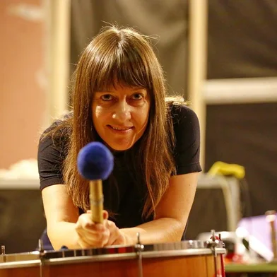  PORTO ALEGRE, RS, BRASIL 02/04/2019 - Biba Meira - Show do lançamento de Suave Coisa Nenhuma, da baterista Biba Meira, que fez história com bandas como DeFalla e Urubu Rei e agora lança seu primeiro disco solo, com show no Ocidente.(FOTO: ROBINSON ESTRÁSULAS/AGÊNCIA RBS)