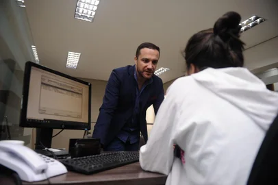  CAXIAS DO SUL, RS, BRASIL (11/12/2019)Projeto Crescer oferece oficinas e, em alguns casos, oportunidade de inserção no mercado de trabalho para adolescentes de casas-lares de Caxias do Sul. Case: Fernando Gonçalves dos Reis, diretor-executivo da Prolar e presidente da ADCE e adolescente de 14 anos. (Antonio Valiente/Agência RBS)