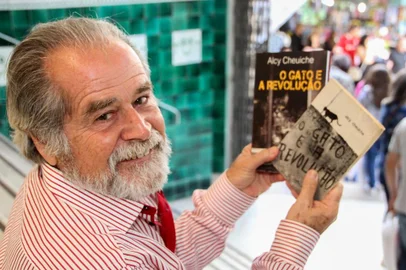 Escritor Alcy Cheuiche ministra Oficina de Literatura e Psicanálise