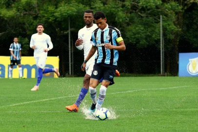 Fernando Henrique, volante do Grêmio na Copa São Paulo de Futebol Júnior 2020