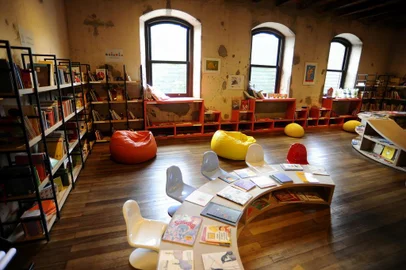  CAXIAS SO SUL, RS, BRASIL 19/12/2018O Instituto Quindim foi inaugurado no fim de novembro e conta com mais de 5 mil livros voltados ao público infanto-juvenil. Todos estão à disposição do público.Público: crianças, jovens e adultos de todas as idades. Como o instituto conta com equipe, os pais podem deixar as crianças e depois buscá-las. (Felipe Nyland/Agência RBS)