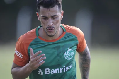  CAXIAS DO SUL, RS, BRASIL (06/01/2019)Treino do Juventude no CT em Caxias do Sul. Na foto, Jonatas Belusso. (Antonio Valiente/Agência RBS)Indexador: ANTONIO VALIENTE / AGENCIA RBS  