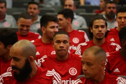  ** EM BAIXA ** PORTO ALEGRE, RS, BRASIL - 08.01.2020 - Inter se reapresenta na sala de imprensa do Beira-Rio e depois realiza primeiro treino do ano no CT Parque Gigante. (Foto: Marco Favero/Agencia RBS)