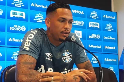  Entrevisto do atacante do Grêmio, Luciano. <!-- NICAID(14388063) -->