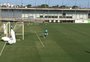 Novo preparador de goleiros do Grêmio comanda atividade de saída do gol no treino da tarde
