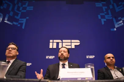 Brasilia - Coletiva InepBRASÍLIA, DF, 20.01.2020 - Brasilia, Coletiva Inep - Brasília, Distrito Federal, Brasil ? 20/01/2020 Coletiva com o presidente do Instituto Nacional de Estudos e Pesquisas Educacionais Anísio Teixeira (Inep), Alexandre Lopes, para divulgar avaliação do resultado do Exame Nacional do Ensino Médio (Enem) 2019. - (Foto: Claudio Reis/FramePhoto/Folhapress)Local: BRASÃ?LIA ;DF ;BRASIL<!-- NICAID(14393185) -->