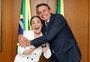 "Noivado continua", diz Bolsonaro após almoço com Regina Duarte