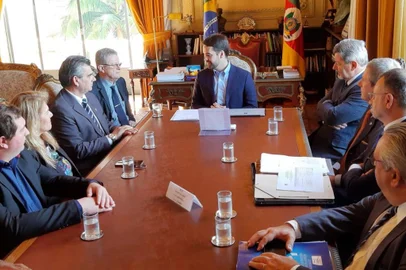 Comitiva de Caxias se reúne com governador Eduardo Leite.