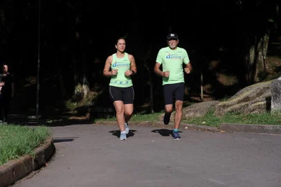  CAXIAS DO SUL, RS, BRASIL (17/01/2020)Delmar Duarte, 70 anos e sua filha Melissa Diarte irão correr a Ultramaratona TTT (Travessia Tramandaí Torres) em dupla no próximo Sábado dia 25/11/2020. (Antonio Valiente/Agência RBS)