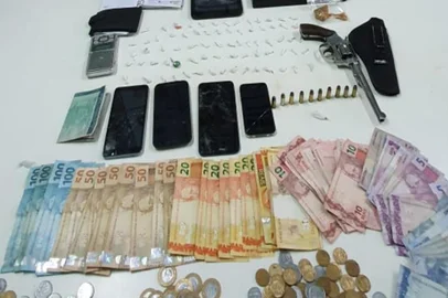Depois de denúncia, homem é preso por tráfico e porte ilegal de arma de fogo em São Marcos 