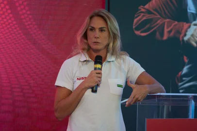 hortência ex-jogadora, basquete, time nissan<!-- NICAID(12095801) -->