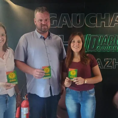 Há quatro anos Picada Café, conhecida como a cidade dos Lírios, promove um evento de verão na Serra Gaúcha com diversas atividades para moradores e turistas de todas as idades. A edição de 2020 acontecerá de 1º a 16 de fevereiro, aos sábados e domingos. Para divulgar a programação, uma comitiva visitou a redação integrada de GaúchaZH nesta terça-feira (28).<!-- NICAID(14400981) -->