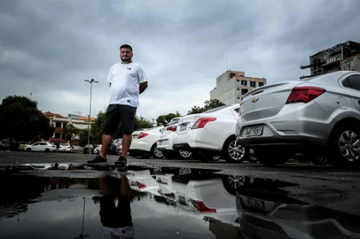  PORTO ALEGRE, RS, BRASIL, 30/01/2020- Protesto de motoristas de aplicativo. Na foto - Alex Pereira, 35 (Foto: Marco Favero / Agencia RBS)Indexador: jeff botega