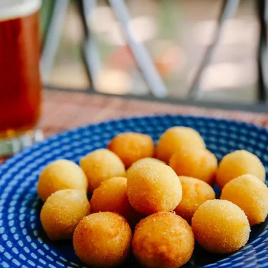  PORTO ALEGRE, RS, BRASIL, 25/01/2017  : Destemperados - Salgadinhos clássicos: Croquete, enroladinho de salsicha, bolinha de queijo, risole e coxinha de frango. (Omar Freitas/Agência RBS)Indexador: Omar Freitas