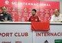 Gabriel Boschilia é apresentado pelo Inter: “Subi um degrau na carreira vindo para cá”
