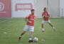 Para meia do Inter, incerteza sobre volta do futebol gera ansiedade: “Está difícil de segurar”