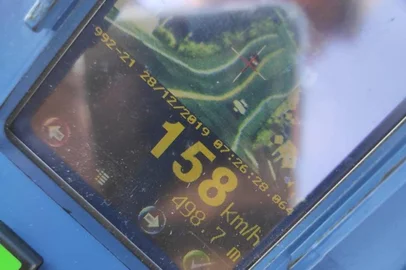 carro registrado a 158 Km/h na rota do sol