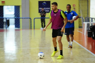 CARLOS BARBOSA, RS, BRASIL, 30/01/2020. Eliminatórias Sulamericanas da Copa do Mundo de Futsal - Treinamento da Seleção Brasileira de Futsal, no Centro Municipal de Eventos Sérgio Luiz Guerra. Na foto, Pito, pivô. (Porthus Junior/Agência RBS)