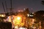 Bombeiros combatem incêndio em vegetação no Morro Santana, em Porto Alegre.<!-- NICAID(14408005) -->