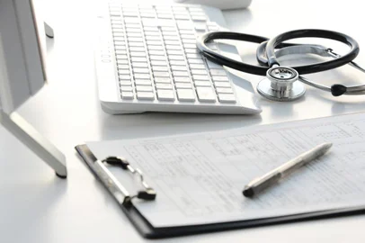  PORTO ALEGRE, RS, BRASIL,06/02/2020- médico, consultório médico, estetoscópio. Foto: takasu / stock.adobe.comIndexador:                                 Fonte: 78621451<!-- NICAID(14410893) -->