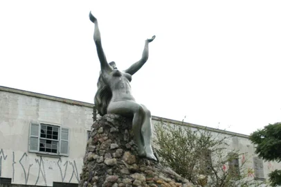 *** Guerino I - Marcelo Oliveira ***Volta do Guerino, na Assis Brasil, pessoas, comercio local, Viaduto Obirici.Estátua da Índia Obirici<!-- NICAID(1389795) -->