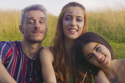 Duo Delunar e Ricardo Mabilia lançam clipe