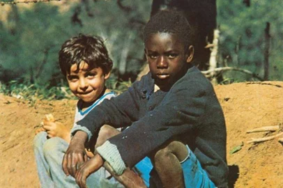 Clube da Esquina<!-- NICAID(14419974) -->