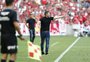 Coudet exalta esforço do Inter no Gre-Nal e lamenta expulsão de Musto: "Teria sido melhor sofrer o gol"