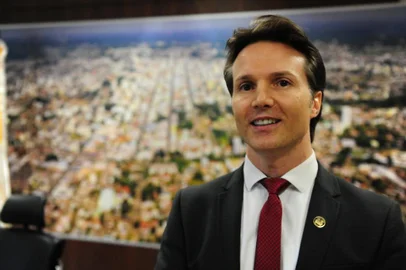  CAXIAS DO SUL, RS, BRASIL (20/04/2017) Prefeito Daniel  Guerra explana as conquistas do Projeto de Cidade para a imprensa caxiense. (Roni Rigon/Pioneiro).