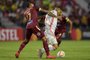  Colombias Deportes Tolima Player Jose Moya (L) vies for the ball with Brazils Internacional player Jose Guerrero during their Copa Libertadores football match at Manuel Murillo Toro Stadium in Ibague, Tolima department, Colombia, on February 19, 2020. (Photo by Raul ARBOLEDA / AFP)Editoria: SPOLocal: IbagueIndexador: RAUL ARBOLEDASecao: soccerFonte: AFPFotógrafo: STF