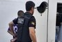 Ação ataca esquema de troca de carros roubados no RS por armas e drogas