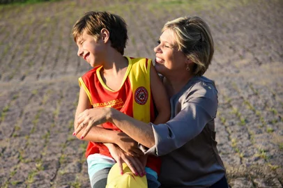Isabel Ferrari em homenagem com Pedrinho. Fotos exclusivas Sinal Aberto, Flávia Requião<!-- NICAID(14427212) -->
