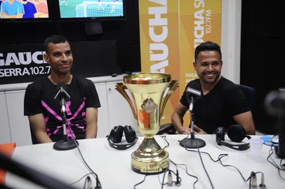  CAXIAS DO SUL, RS, BRASIL (24/02/2020)Show dos esportes com apresentação de Eduardo Costa e Mauricio Reolon. Convidados jogadores do Ser Caxias Diogo Oliveira e Ivan Martins. (Antonio Valiente/Agência RBS)<!-- NICAID(14430636) -->